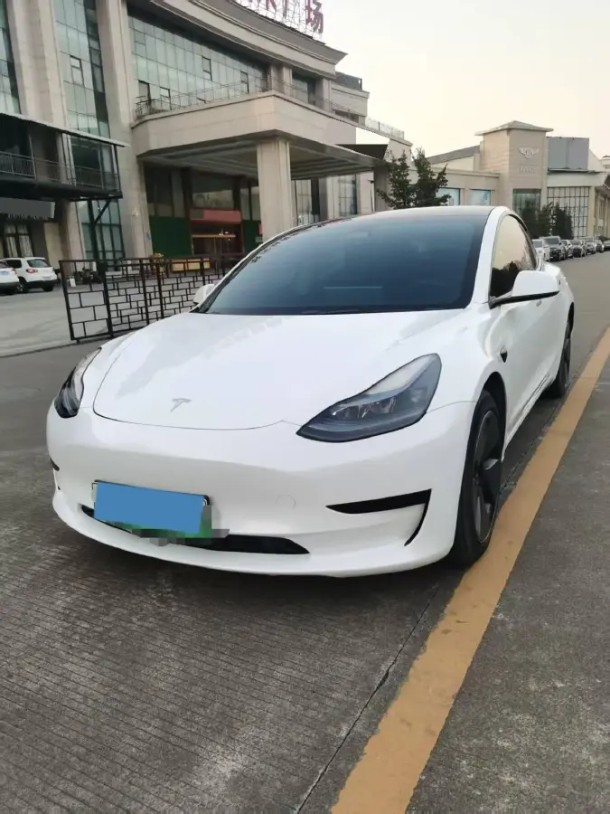 2022 Tesla Model 3 BEV 60KWH