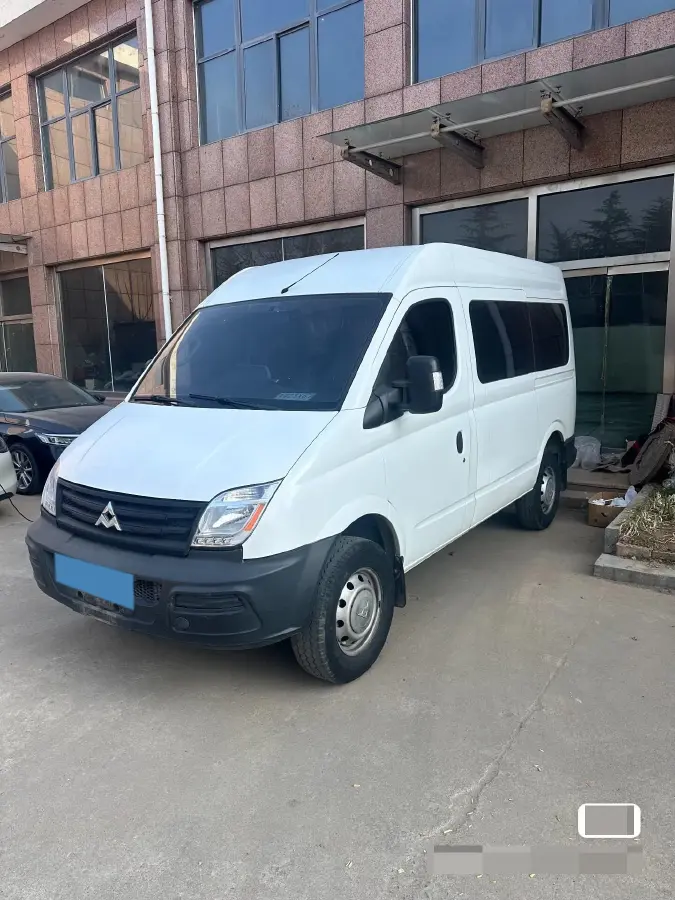2018 MAXUS XinTu V80 2.5T 136HP L4 6MT