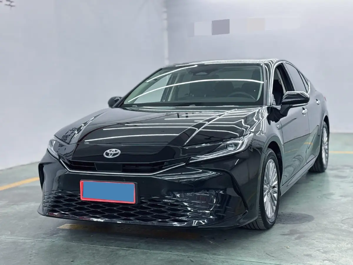 2024 Toyota Camry 2.0L 152HP L4 E-CVT Hybrid