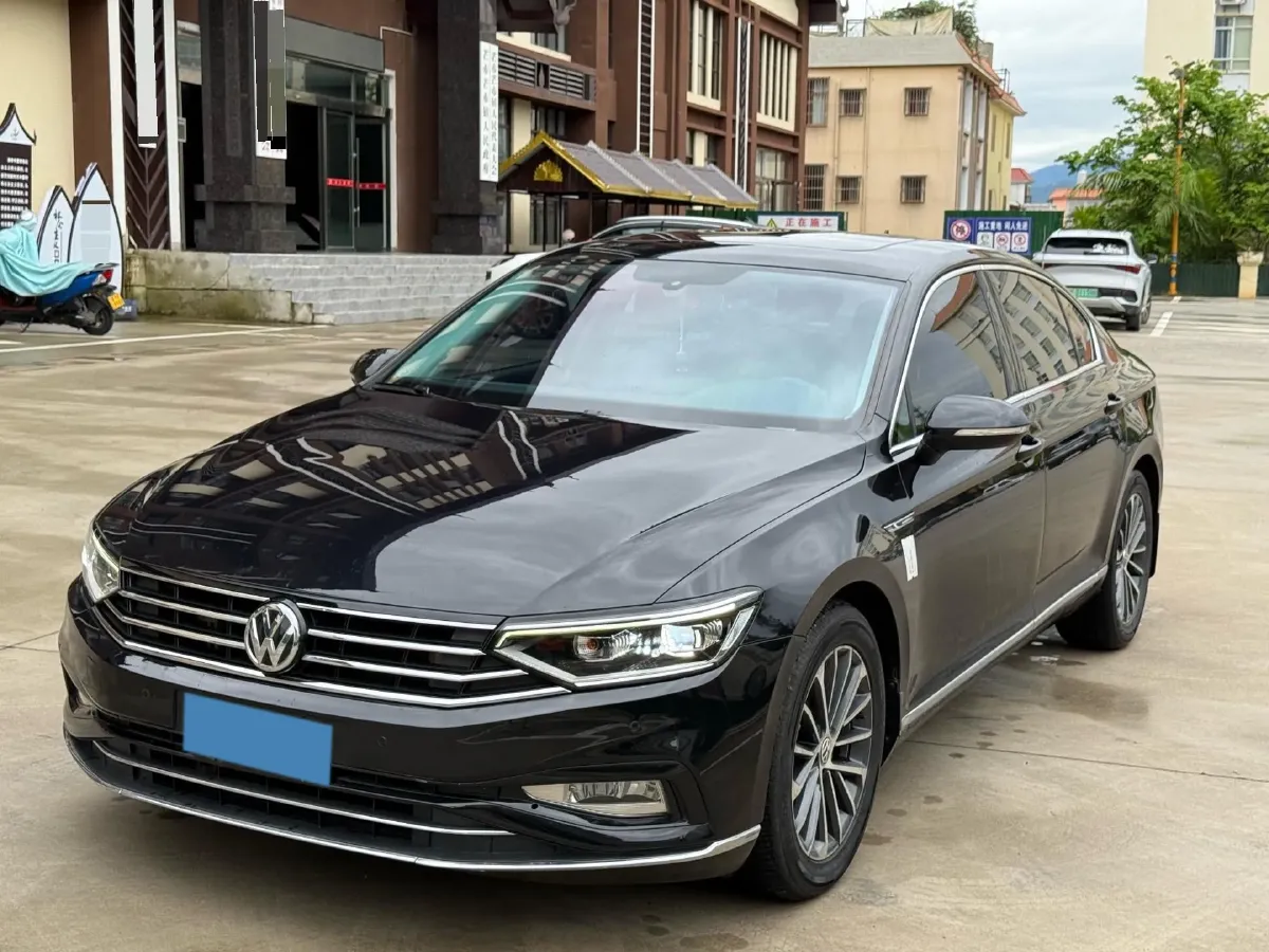 2020 Volkswagen Magotan 2.0T 186HP L4 7DCT,autocango,china used car exporter,china ev exporter,chinese used car exporter,chinese used ev exporter
