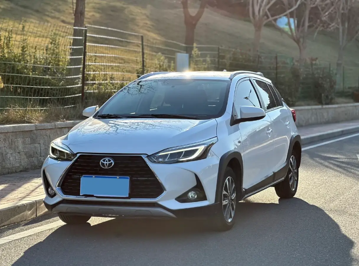 2022 Toyota Yaris L 1.5L 112HP L4 CVT