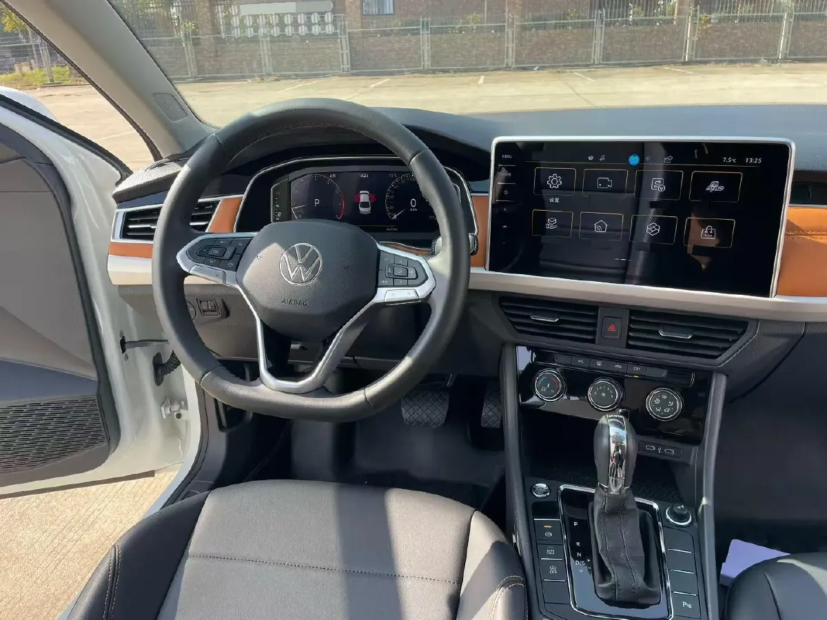 2024 Volkswagen Bora 1.2T 116HP L4 7DCT,autocango,china used car exporter,china ev exporter,chinese used car exporter,chinese used ev exporter