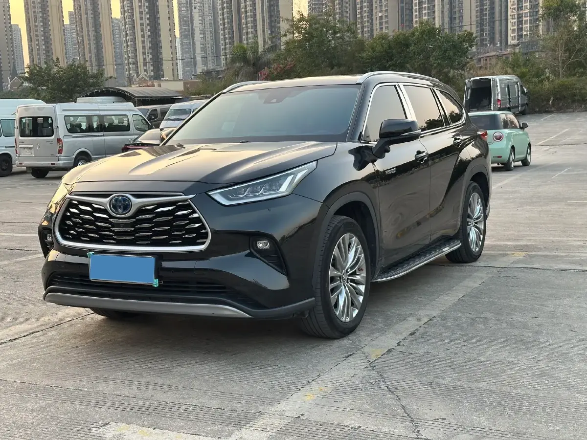 2022 Toyota Highlander 2.5L 192HP L4 E-CVT Hybrid