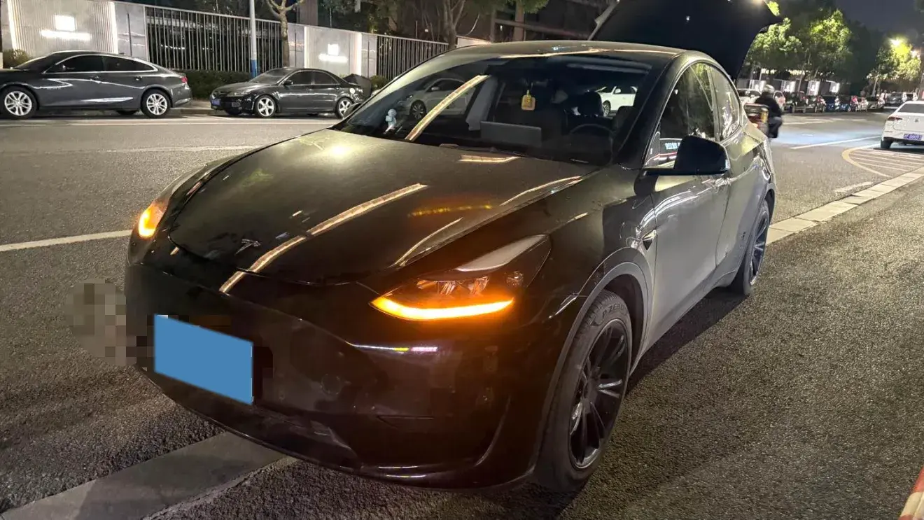 2022 Tesla Model Y BEV 60KWH