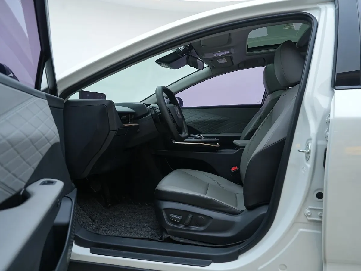 2024 Toyota bZ3 BEV 49.92KWH,autocango,china used car exporter,china ev exporter,chinese used car exporter,chinese used ev exporter