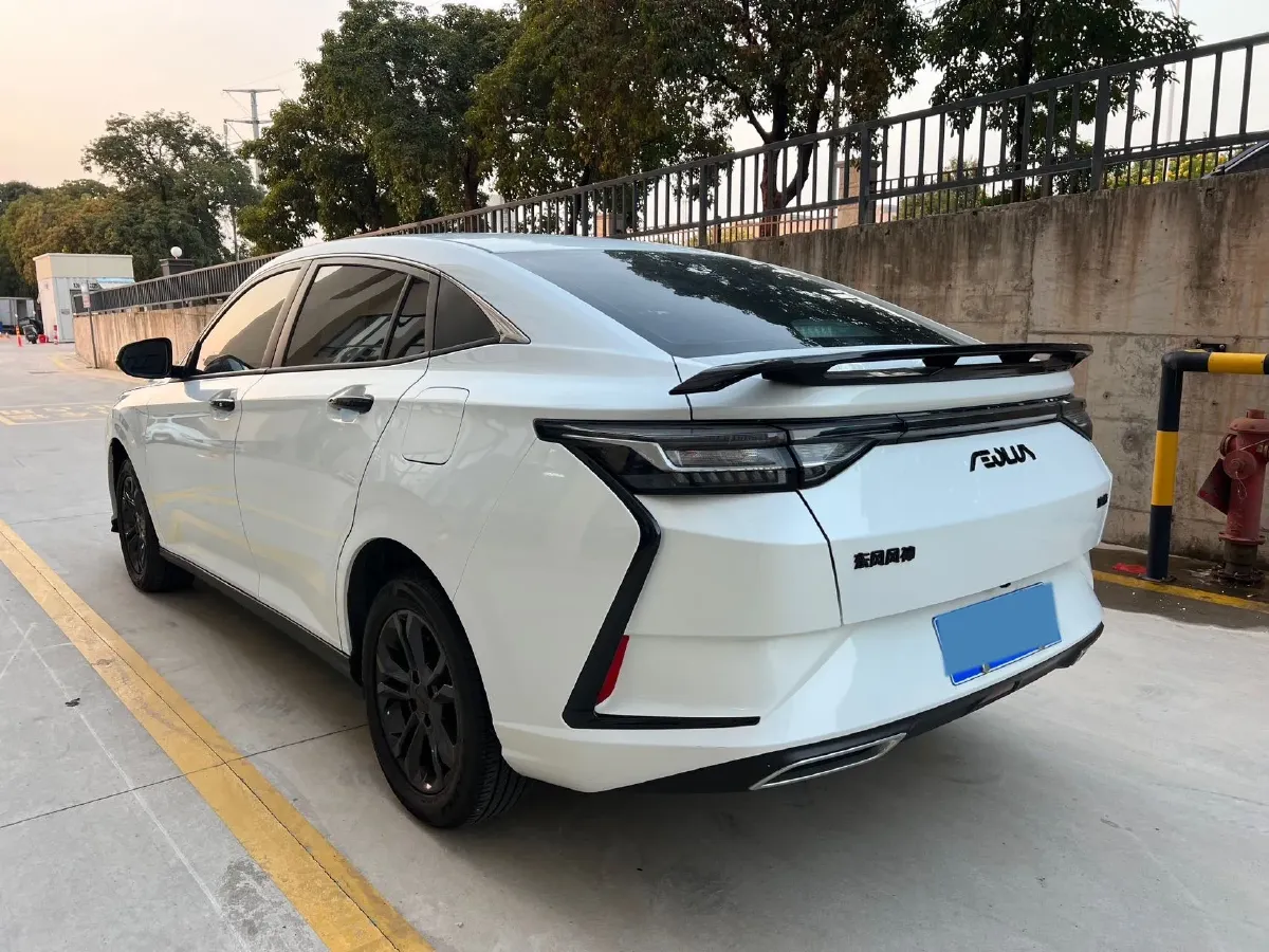 2023 DongFeng Aeolus YiXuan 1.5L 125HP L4 6DCT,autocango,china used car exporter,china ev exporter,chinese used car exporter,chinese used ev exporter
