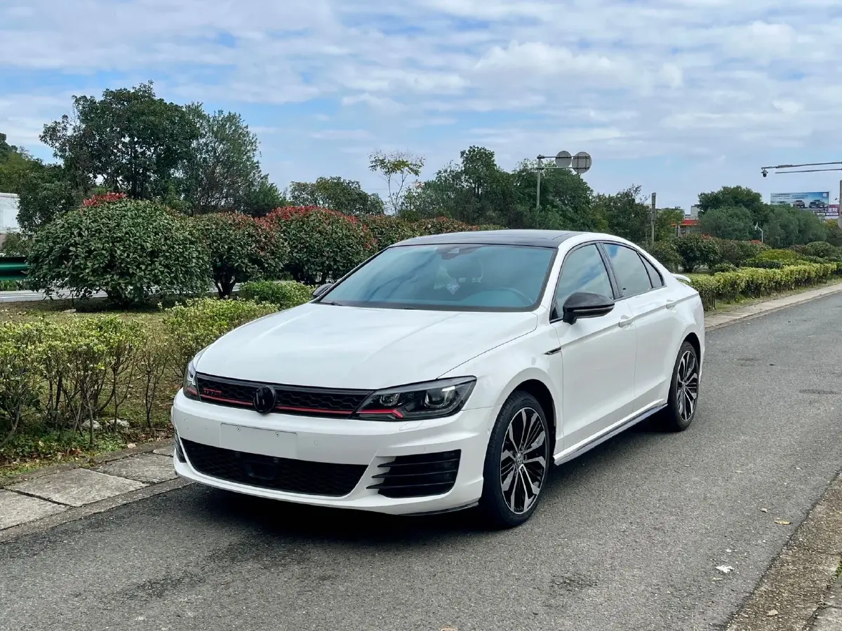 2017 Volkswagen Lamando 2.0T 220HP L4 7DCT