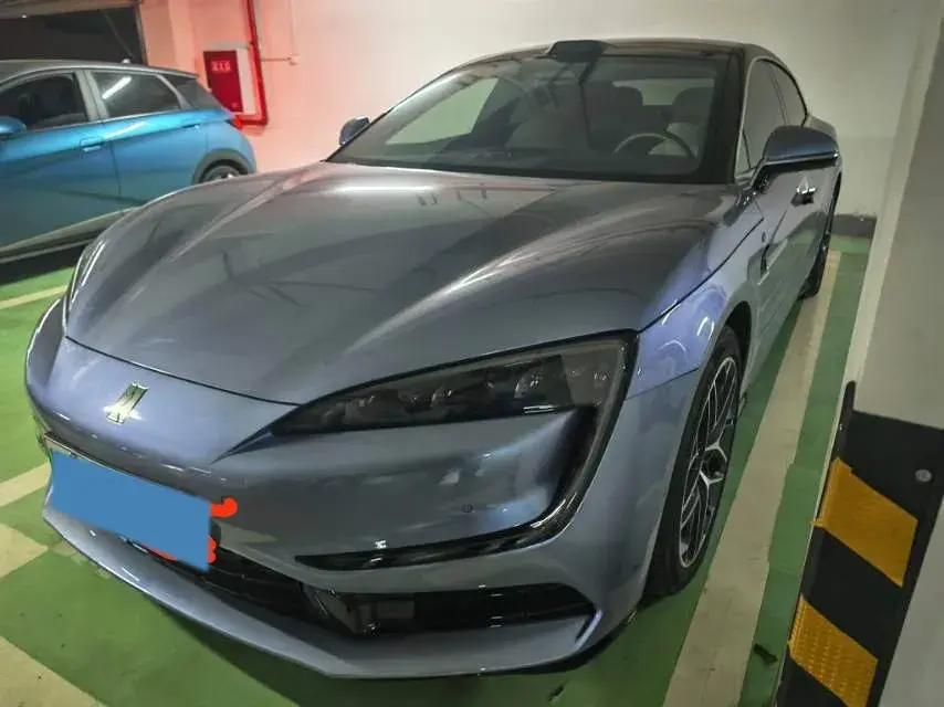 2025 YangWang U7 2.0T 245HP H4 E-CVT PHEV