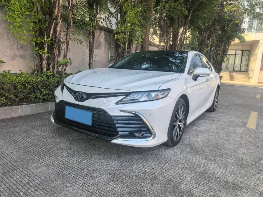 2021 Toyota Camry 2.5L 209HP L4 8AT