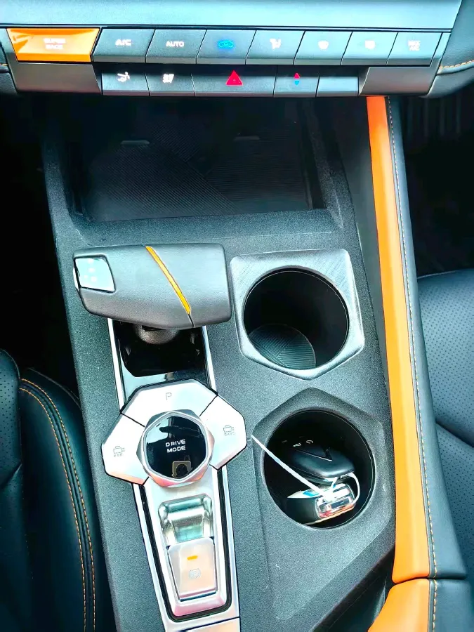 2022 ChangAn UNI-V 1.5T 188HP L4 7DCT,autocango,china used car exporter,china ev exporter,chinese used car exporter,chinese used ev exporter