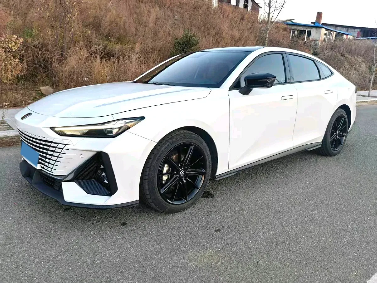 2022 ChangAn UNI-V 1.5T 188HP L4 7DCT,autocango,china used car exporter,china ev exporter,chinese used car exporter,chinese used ev exporter