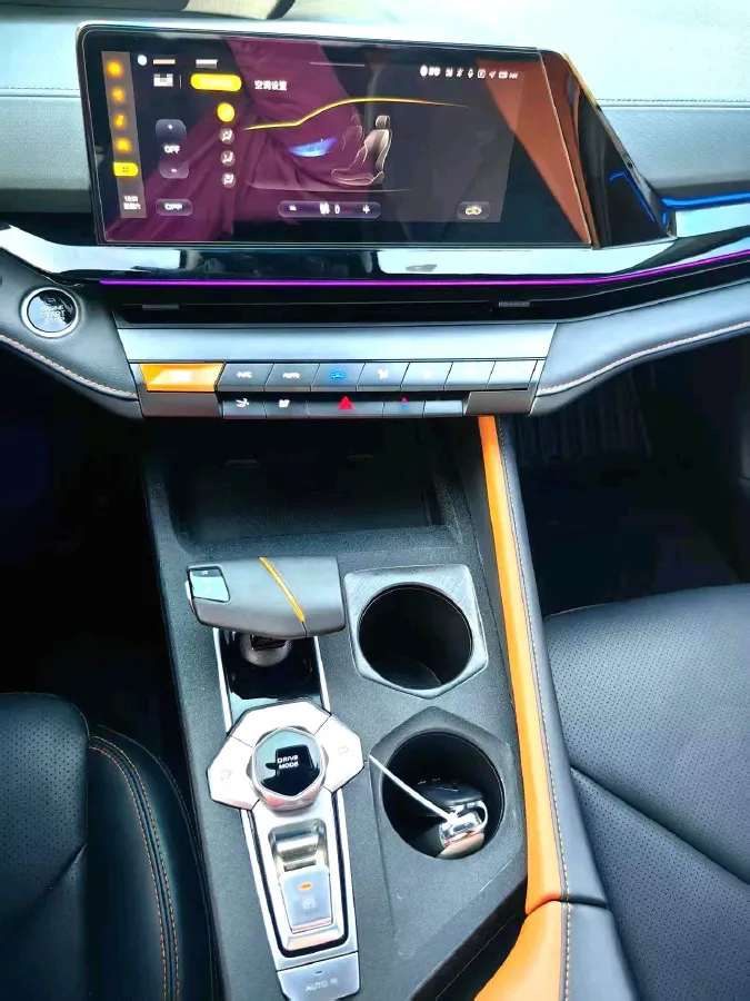 2022 ChangAn UNI-V 1.5T 188HP L4 7DCT,autocango,china used car exporter,china ev exporter,chinese used car exporter,chinese used ev exporter