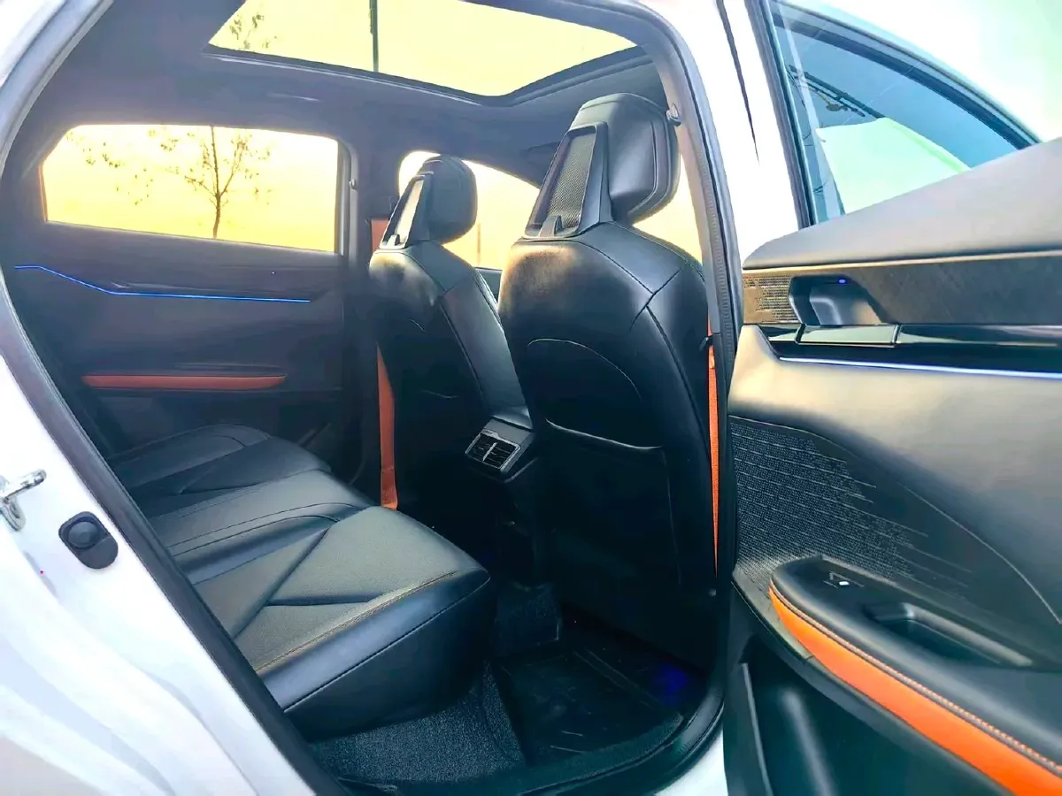 2022 ChangAn UNI-V 1.5T 188HP L4 7DCT,autocango,china used car exporter,china ev exporter,chinese used car exporter,chinese used ev exporter