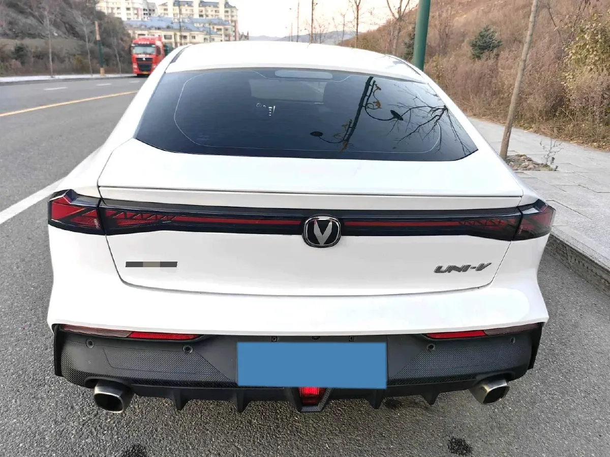 2022 ChangAn UNI-V 1.5T 188HP L4 7DCT,autocango,china used car exporter,china ev exporter,chinese used car exporter,chinese used ev exporter