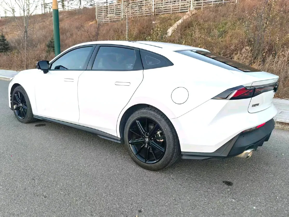 2022 ChangAn UNI-V 1.5T 188HP L4 7DCT,autocango,china used car exporter,china ev exporter,chinese used car exporter,chinese used ev exporter