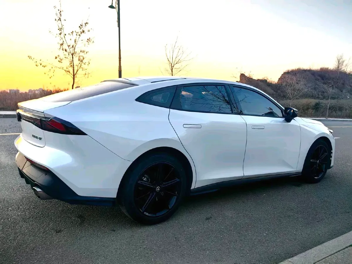 2022 ChangAn UNI-V 1.5T 188HP L4 7DCT,autocango,china used car exporter,china ev exporter,chinese used car exporter,chinese used ev exporter