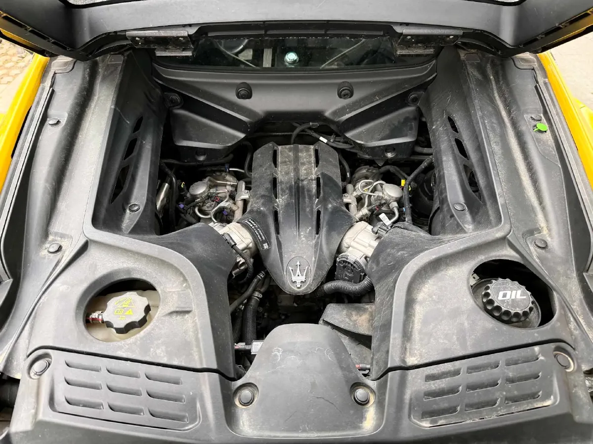 2020 Maserati MC20 3.0T 630HP V6 8DCT,autocango,china used car exporter,china ev exporter,chinese used car exporter,chinese used ev exporter