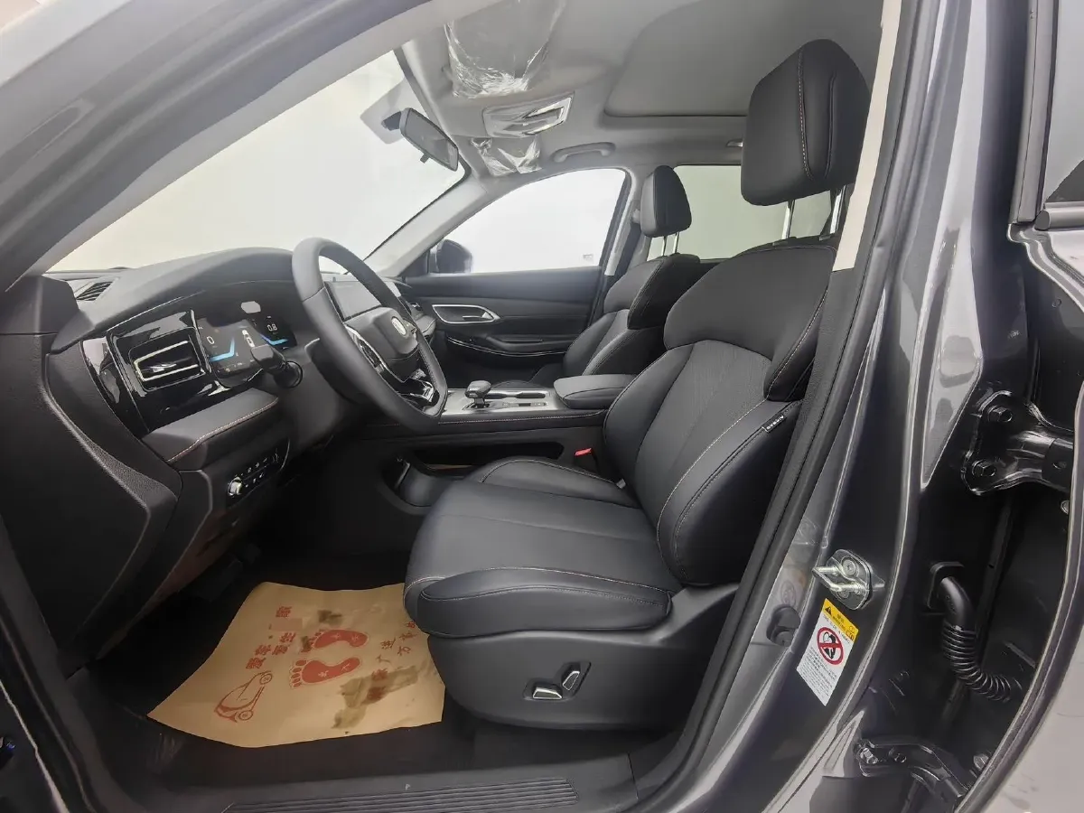 2024 ChangAn X7 PLUS 1.5T 188HP L4 7DCT,autocango,china used car exporter,china ev exporter,chinese used car exporter,chinese used ev exporter