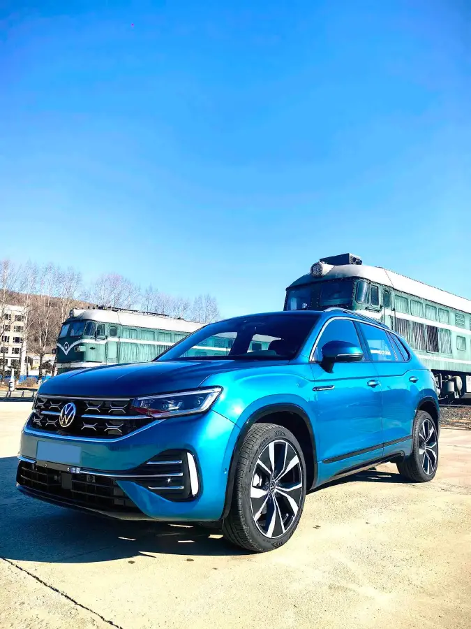 2023 Volkswagen Tayron 2.0T 220HP L4 7DCT