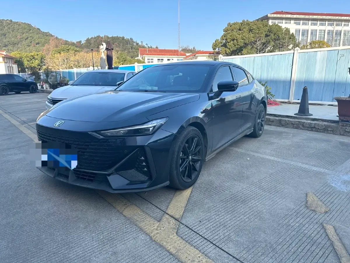 2022 ChangAn UNI-V 1.5T 188HP L4 7DCT