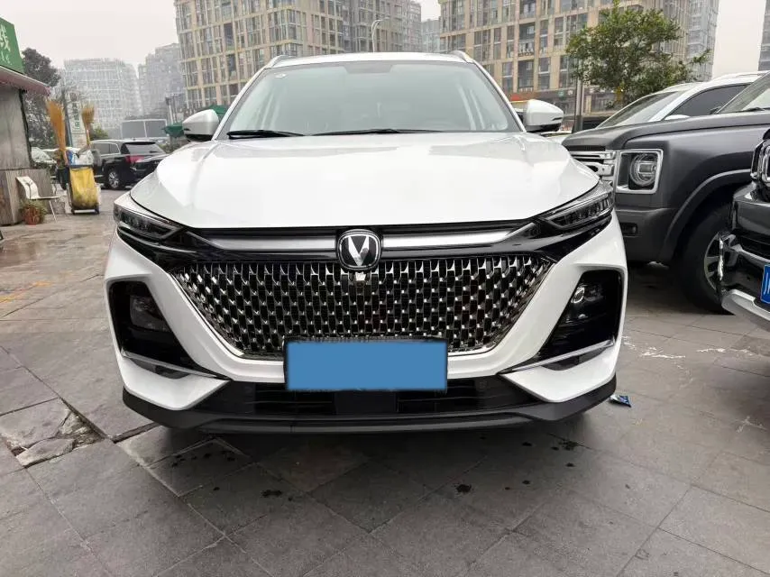 2024 ChangAn X7 PLUS 1.5T 188HP L4 7DCT,autocango,china used car exporter,china ev exporter,chinese used car exporter,chinese used ev exporter