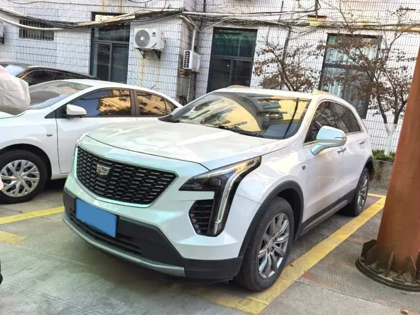 2020 Cadillac XT4 2.0T 241HP L4 9AT