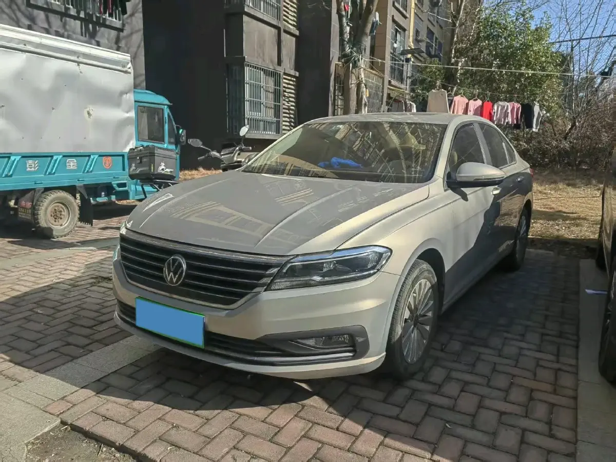 2019 Volkswagen Sagitar 1.2T 116HP L4 7DCT