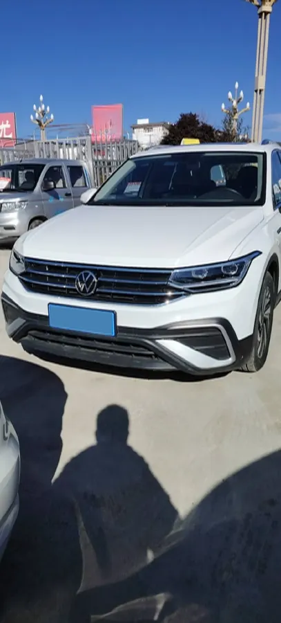 2023 Volkswagen Tiguan L 1.5T 160HP L4 7DCT,autocango,china used car exporter,china ev exporter,chinese used car exporter,chinese used ev exporter
