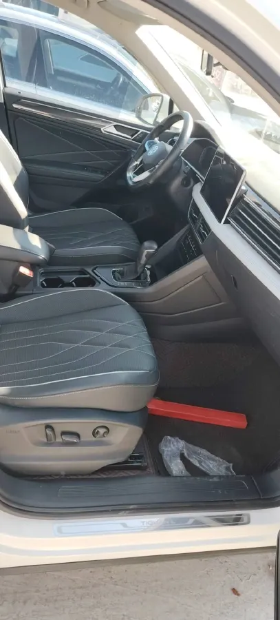 2023 Volkswagen Tiguan L 1.5T 160HP L4 7DCT,autocango,china used car exporter,china ev exporter,chinese used car exporter,chinese used ev exporter