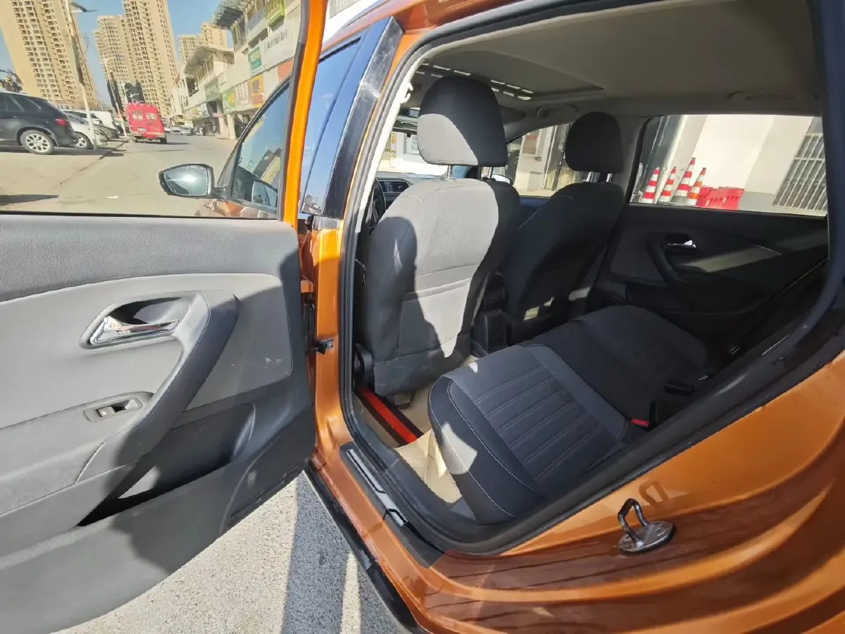 2018 Landwind XiaoYao 1.5T 163HP L4 CVT,autocango,china used car exporter,china ev exporter,chinese used car exporter,chinese used ev exporter