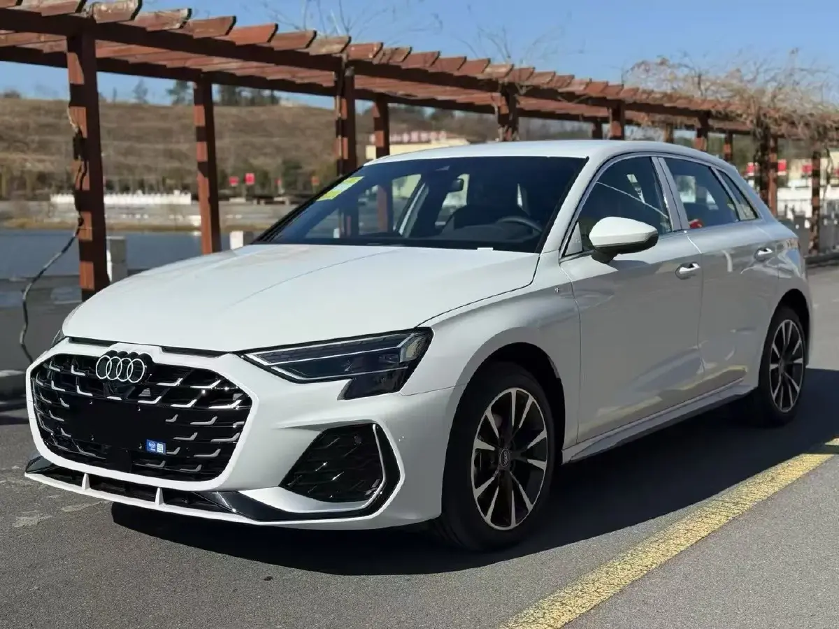 2025 Audi A3 1.5T 160HP L4 7DCT