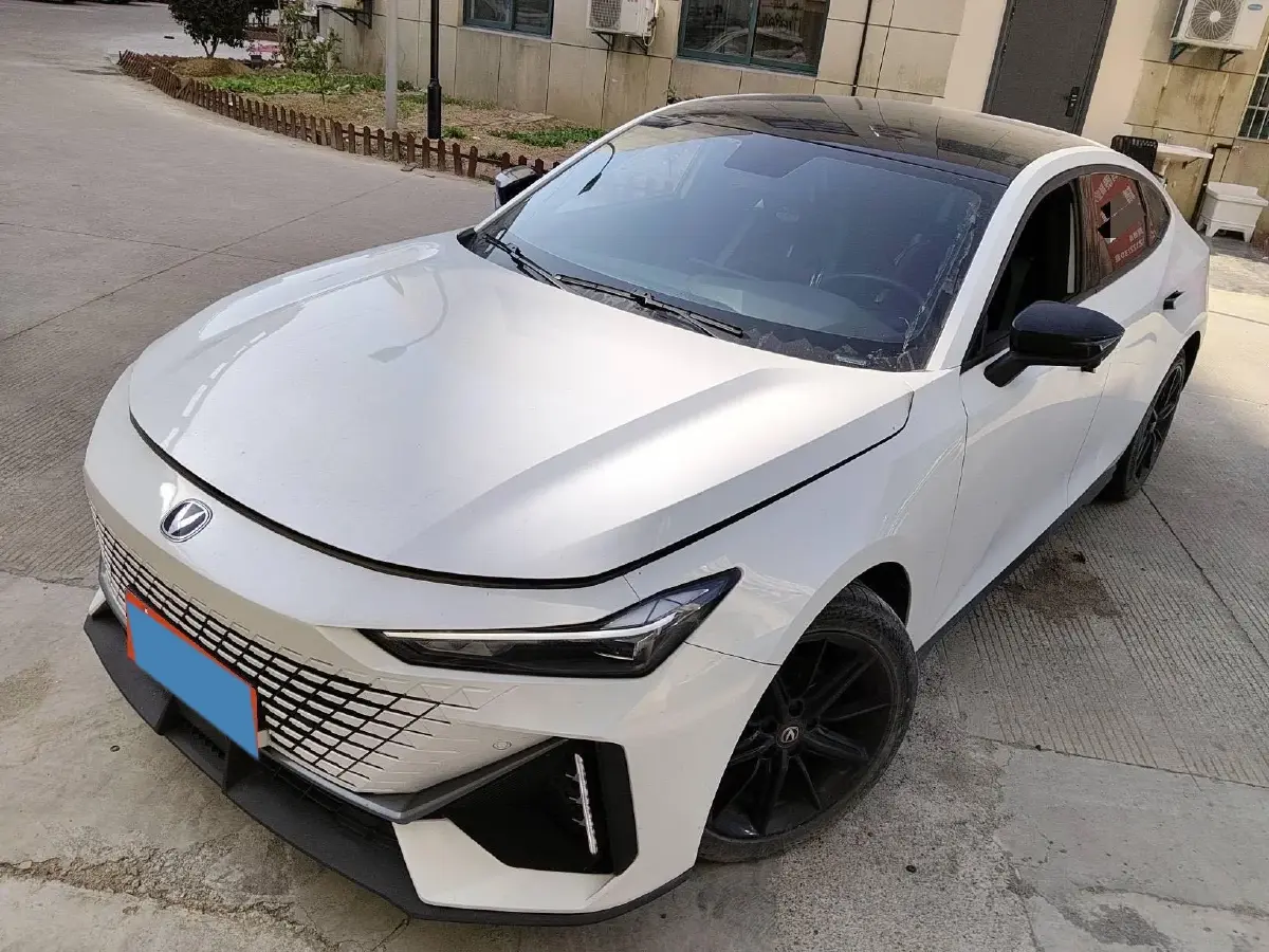 2022 ChangAn UNI-V 1.5T 188HP L4 7DCT