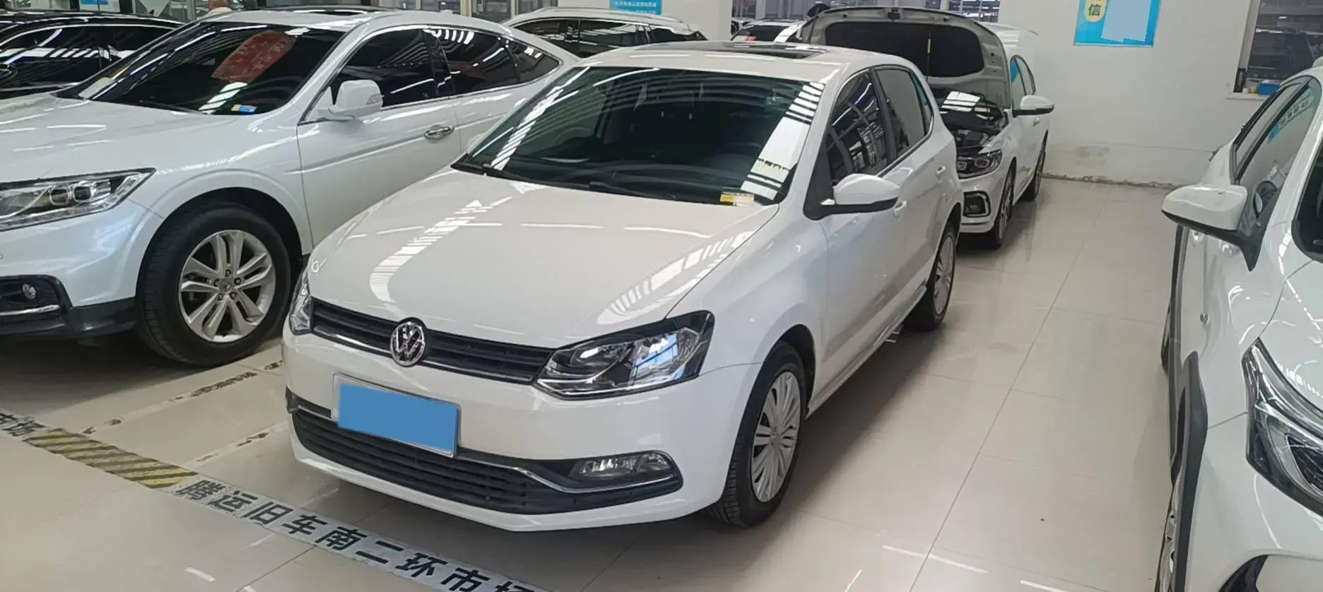 2016 Volkswagen Polo 1.6L 110HP L4 6AT