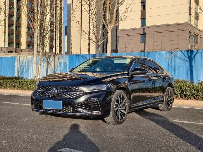 2024 Volkswagen Passat 2.0T 220HP L4 7DCT