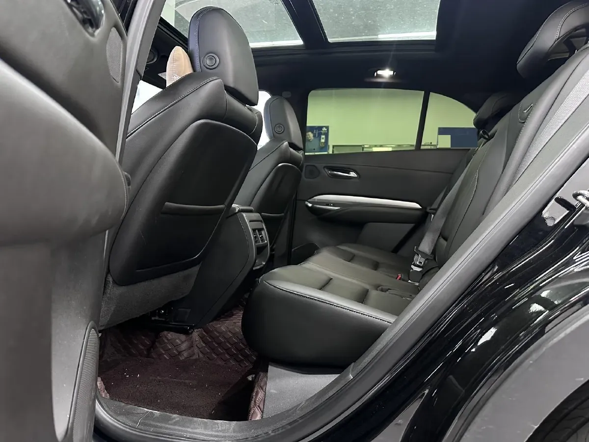 2021 Cadillac XT4 2.0T 237HP L4 9AT,autocango,china used car exporter,china ev exporter,chinese used car exporter,chinese used ev exporter