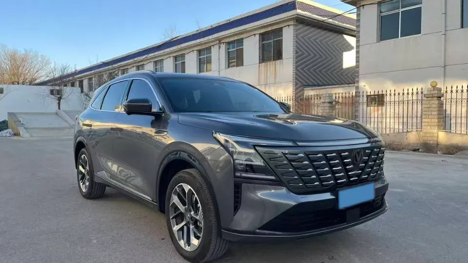2025 ChangAn CS75 Plus 1.5T 192HP L4 8AT,autocango,china used car exporter,china ev exporter,chinese used car exporter,chinese used ev exporter