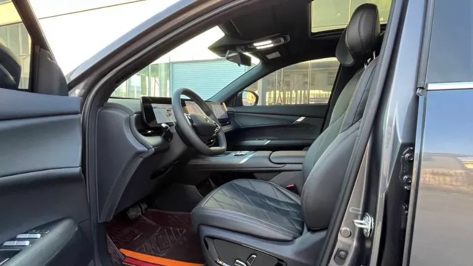 2025 ChangAn CS75 Plus 1.5T 192HP L4 8AT,autocango,china used car exporter,china ev exporter,chinese used car exporter,chinese used ev exporter