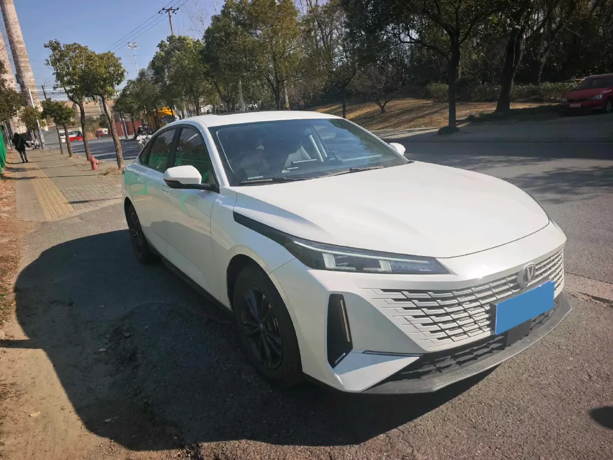 2023 ChangAn Lamore 1.5T 170HP L4 7DCT,autocango,china used car exporter,china ev exporter,chinese used car exporter,chinese used ev exporter