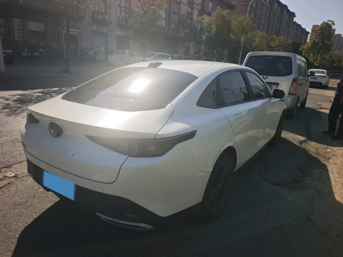 2023 ChangAn Lamore 1.5T 170HP L4 7DCT,autocango,china used car exporter,china ev exporter,chinese used car exporter,chinese used ev exporter