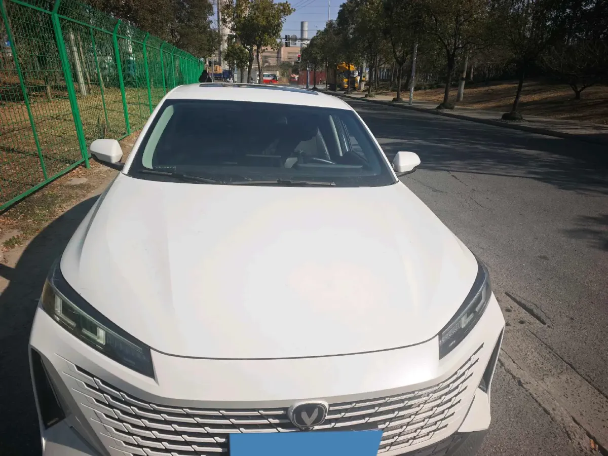2023 ChangAn Lamore 1.5T 170HP L4 7DCT,autocango,china used car exporter,china ev exporter,chinese used car exporter,chinese used ev exporter
