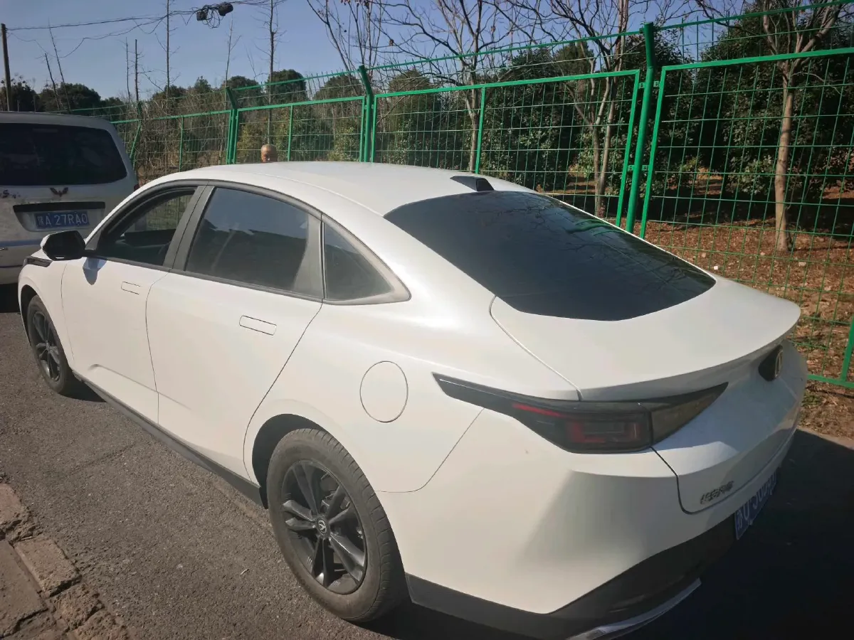 2023 ChangAn Lamore 1.5T 170HP L4 7DCT,autocango,china used car exporter,china ev exporter,chinese used car exporter,chinese used ev exporter