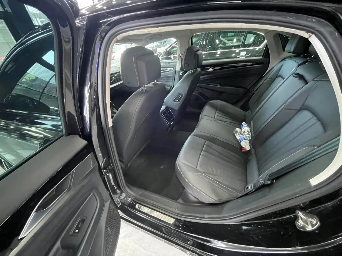 2025 Volkswagen Passat 2.0T 186HP L4 7DCT,autocango,china used car exporter,china ev exporter,chinese used car exporter,chinese used ev exporter