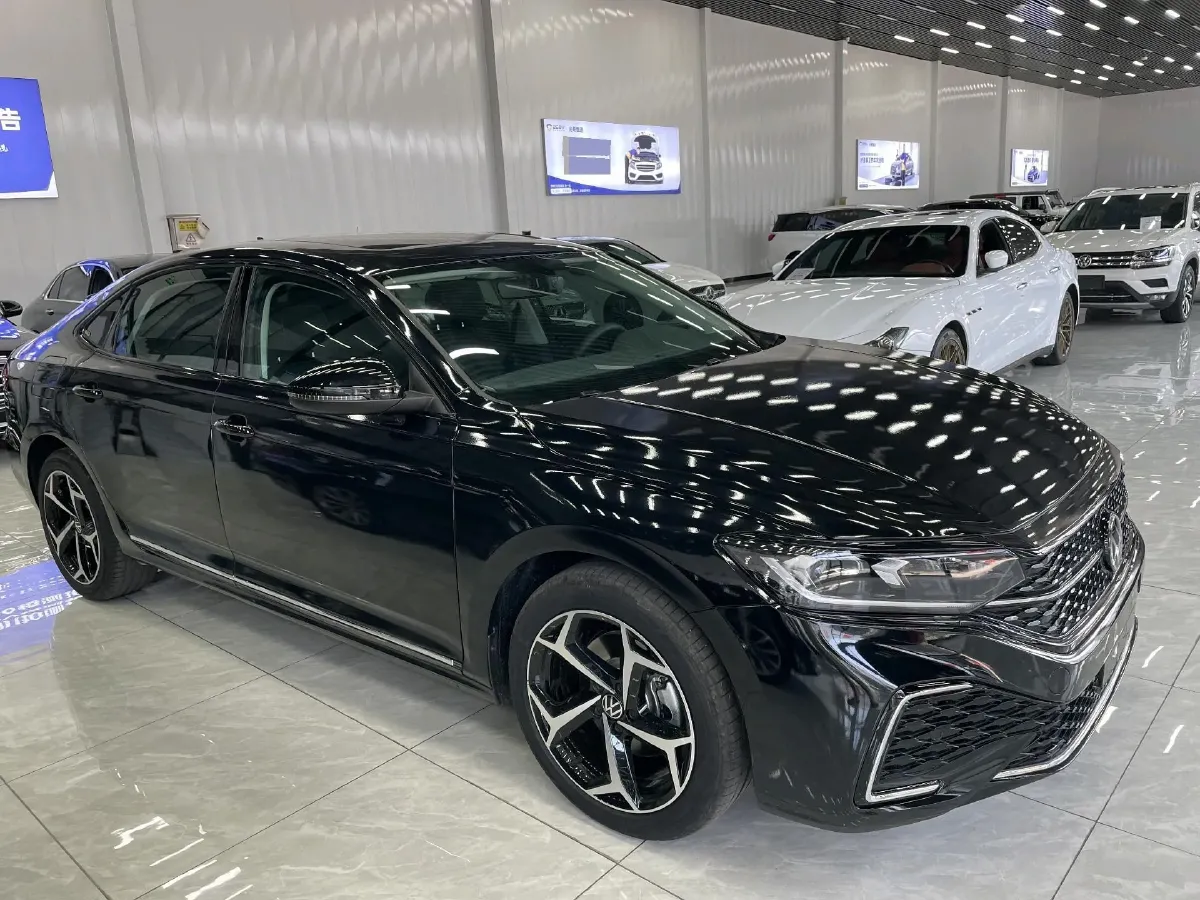 2025 Volkswagen Passat 2.0T 186HP L4 7DCT,autocango,china used car exporter,china ev exporter,chinese used car exporter,chinese used ev exporter