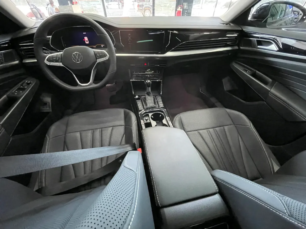 2025 Volkswagen Passat 2.0T 186HP L4 7DCT,autocango,china used car exporter,china ev exporter,chinese used car exporter,chinese used ev exporter