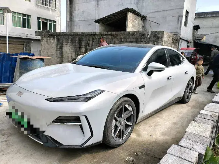 2024 Geely Galaxy E8 BEV 62KWH