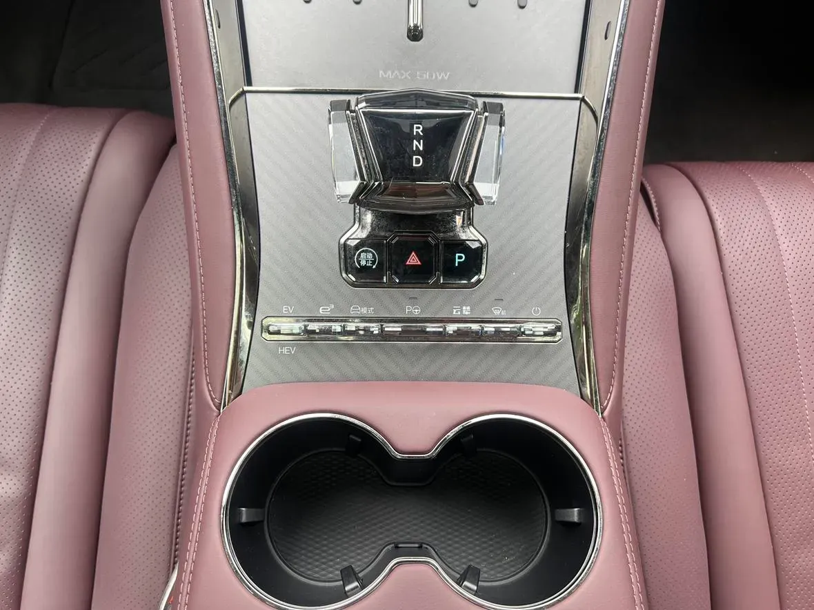 2024 Denza DenzaZ9GT 2.0T 207HP L4 E-CVT PHEV 38.5KWH,autocango,china used car exporter,china ev exporter,chinese used car exporter,chinese used ev exporter