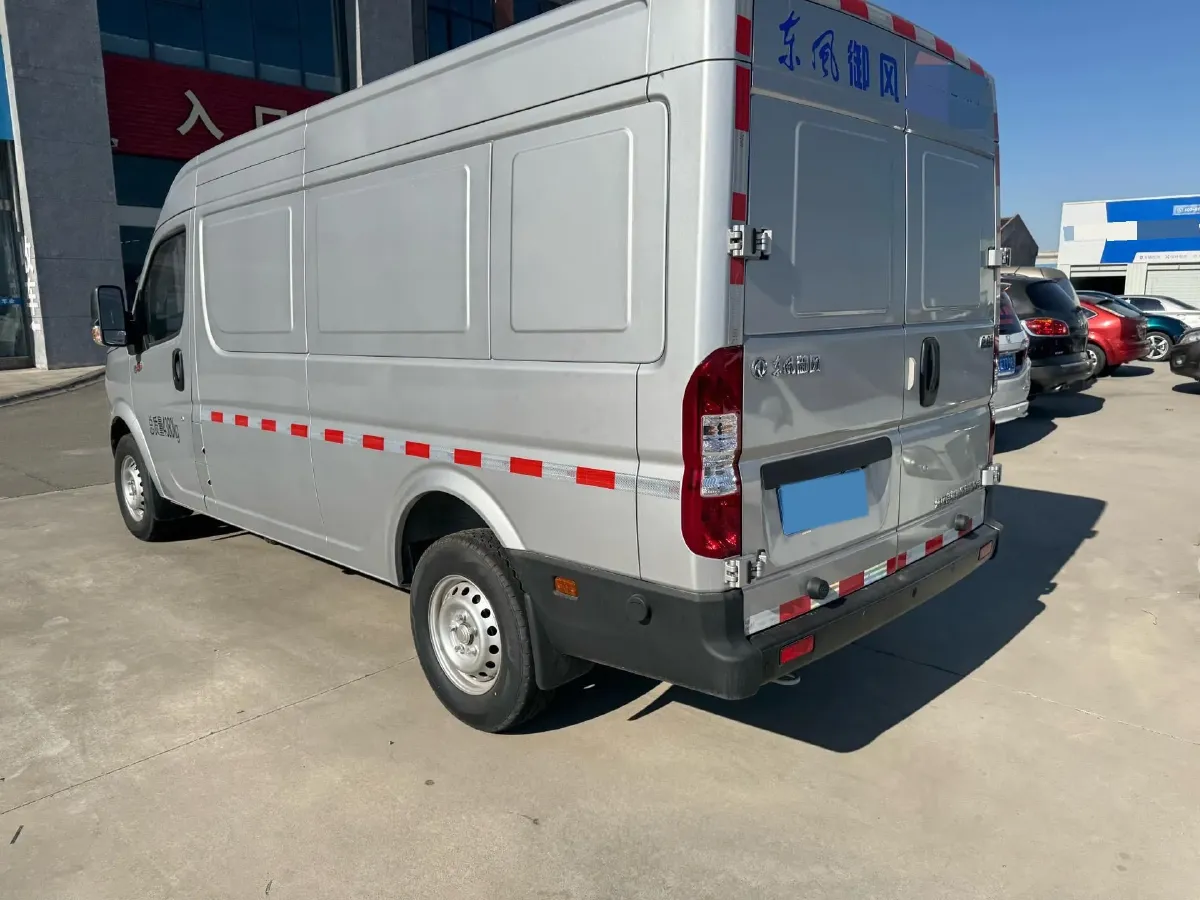 2023 Ford Transit 2.0T 220HP L4 5MT,autocango,china used car exporter,china ev exporter,chinese used car exporter,chinese used ev exporter