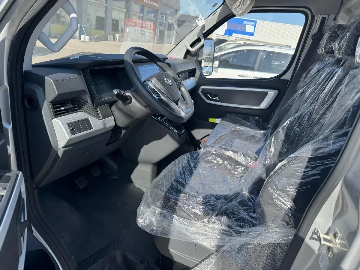 2023 Ford Transit 2.0T 220HP L4 5MT,autocango,china used car exporter,china ev exporter,chinese used car exporter,chinese used ev exporter