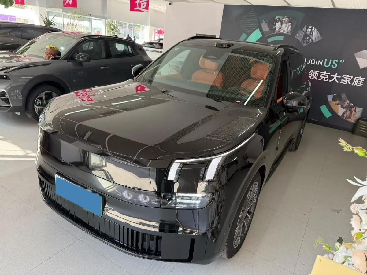 2025 LYNK&CO 900 2.0T 254HP L4 3DHT PHEV