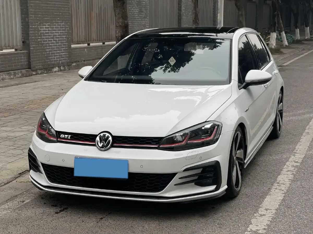 2018 Volkswagen GolfGTI 2.0T 220HP L4 7DCT